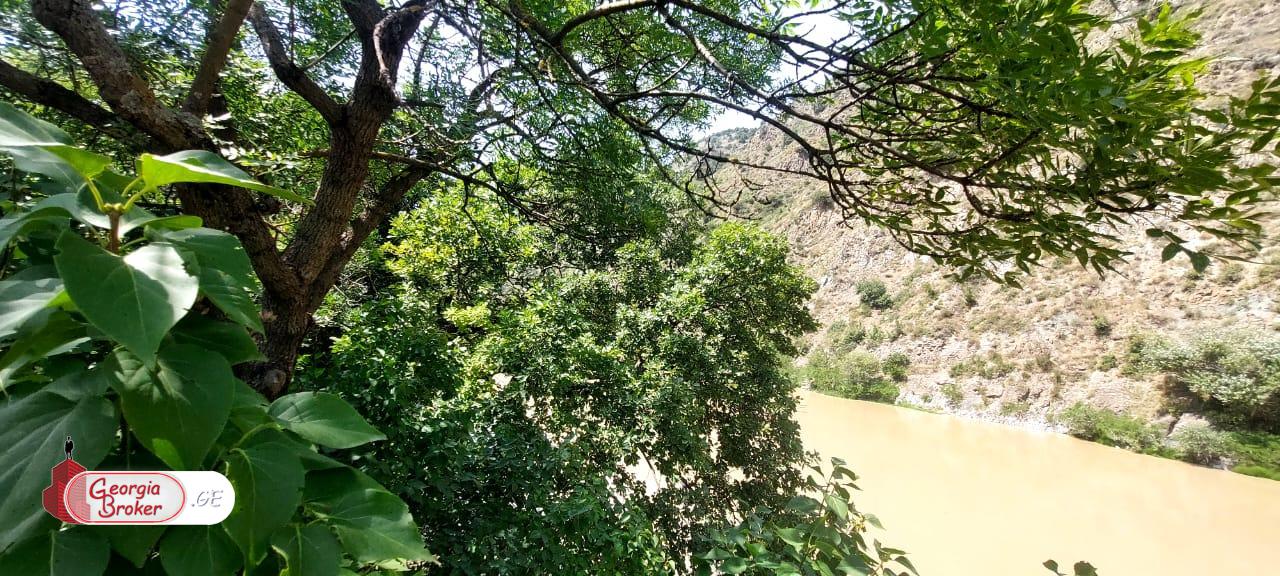 იყიდება ახალი გარემონტებული 9 ოთახიანი სახლი არმაზში